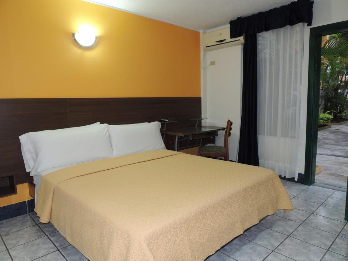 Hotel Club Del Sol Atacames Exteriér fotografie